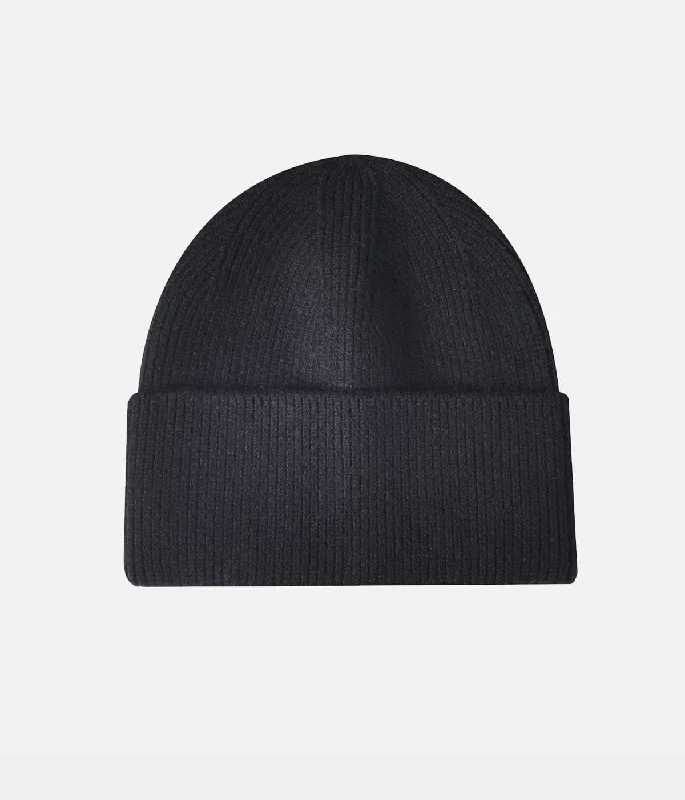 BEANIE.