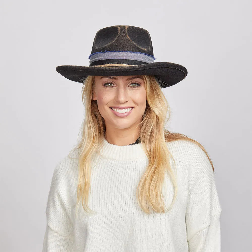 Small Town | Womens Black Wide Brim Felt Fedora Hat